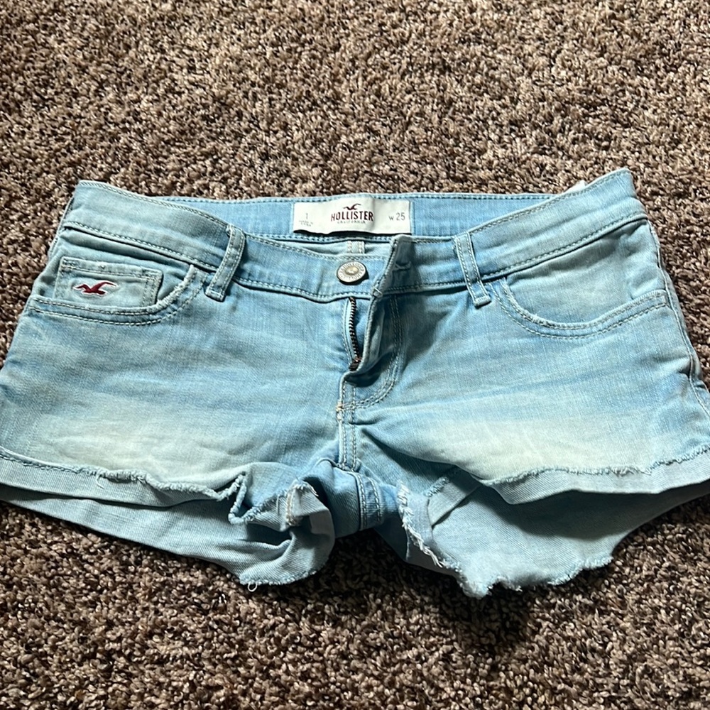 Hollister size 25